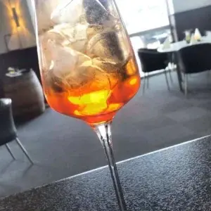 Aperol Spritz i luksuriøs restaurant