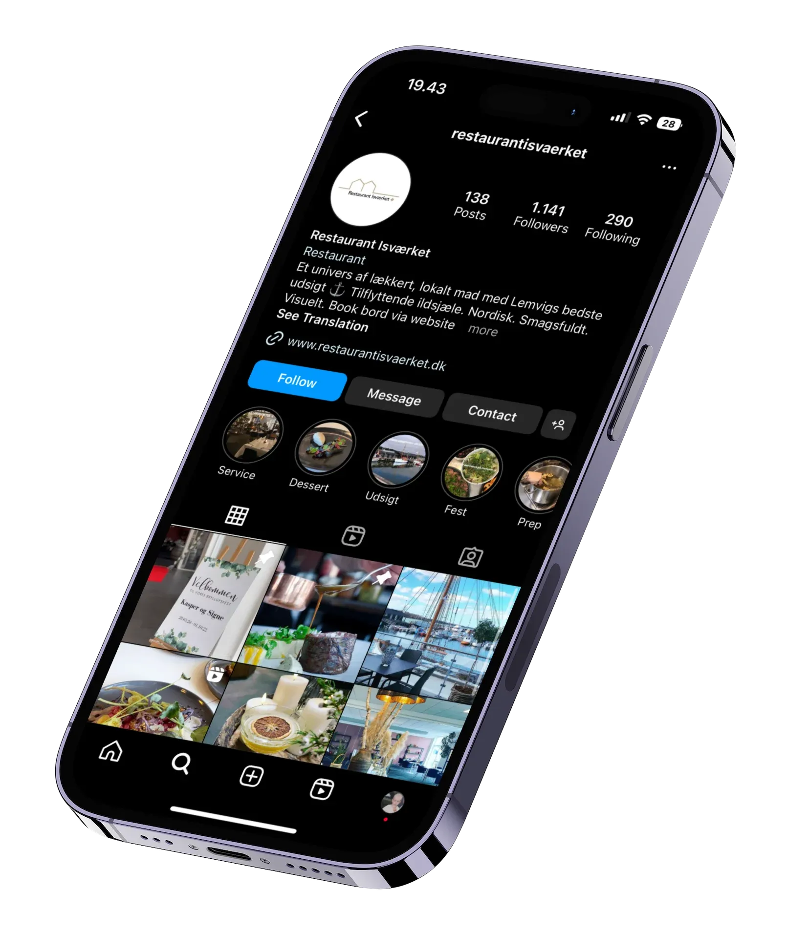 Instagram-profil for Restaurant Isværket på smartphone-skærm.